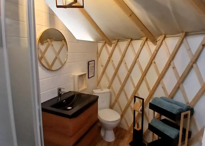 Yourte- Bambou - Climatisee- Les Belles Ouvrieres